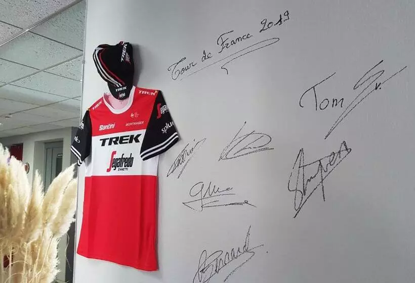 Hotelli Hôtel Les Rives D'allier