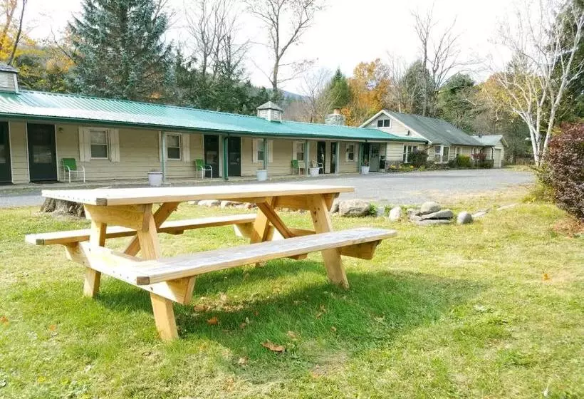 Motelli Black Bear Lodge