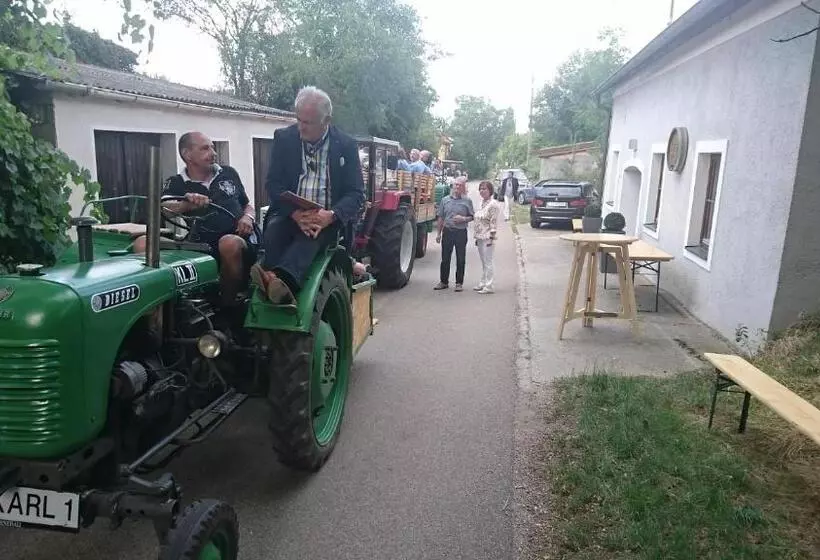 Majatalo Weingut Familie Bauer