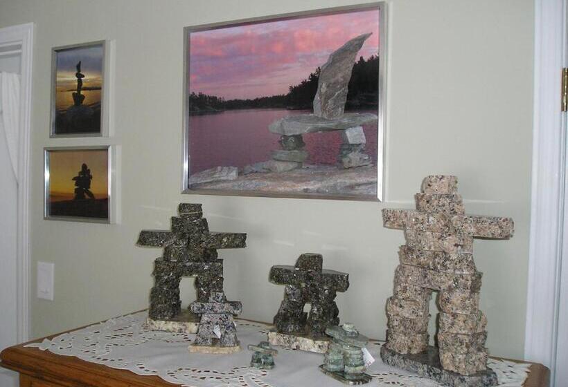 Tucked Inn The Harbour B&b