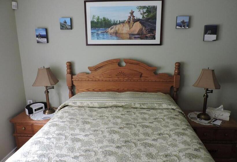 Tucked Inn The Harbour B&b