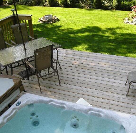 Tucked Inn The Harbour B&b