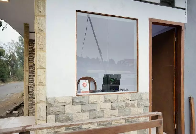 ユースホステル Pieter Homestay Bromo By Oyo Rooms