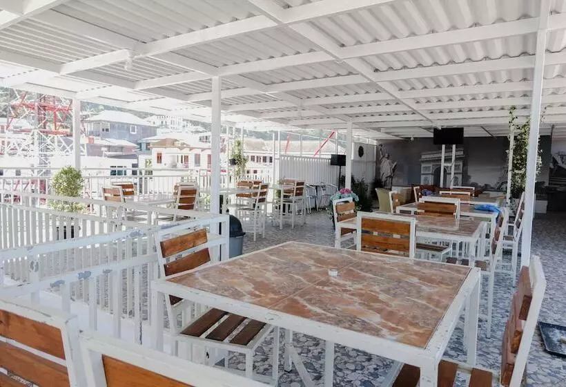 Retkeilymaja Villa Tiara By Oyo Rooms