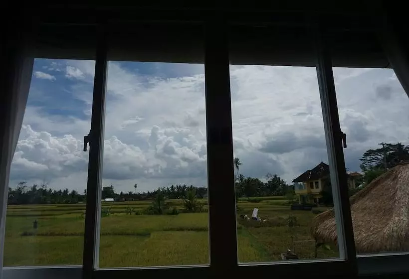 Aamiaismajoitus (B&B) Kubu Sari House