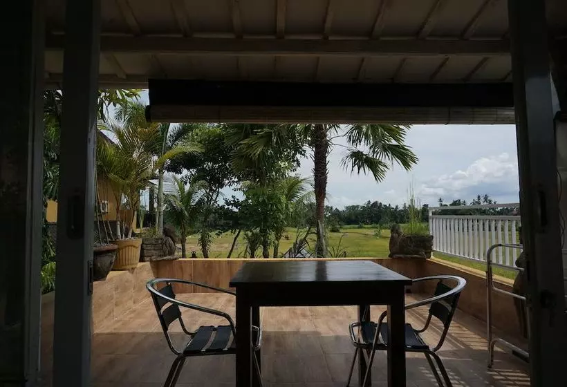 Aamiaismajoitus (B&B) Kubu Sari House