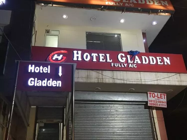ホテル Gladden