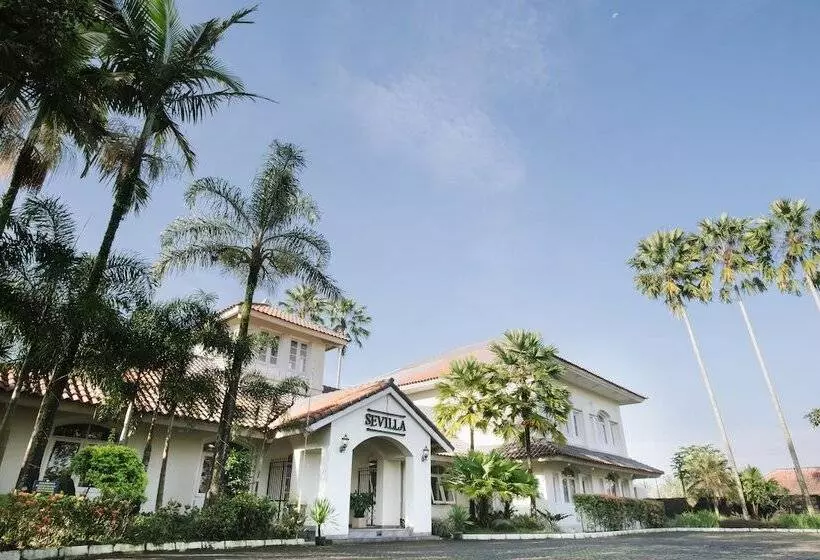 Hotelli Sevilla Resort Magelang