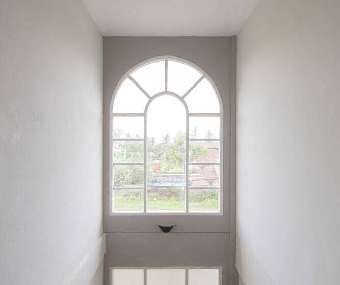 בית מלון כפרי Sevilla Resort Magelang