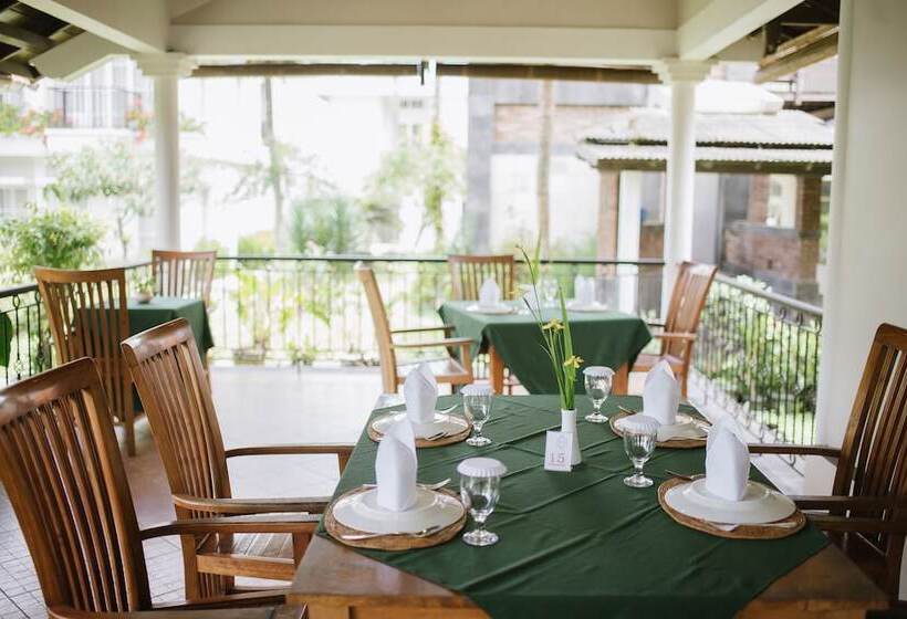 בית מלון כפרי Sevilla Resort Magelang