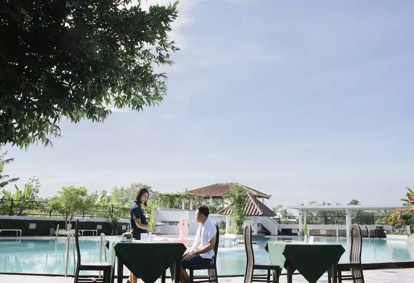 Hotelli Sevilla Resort Magelang