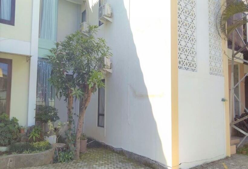 פנסיון Comfy Tower House