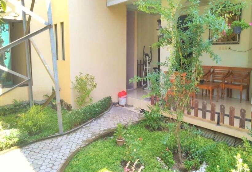 פנסיון Comfy Tower House