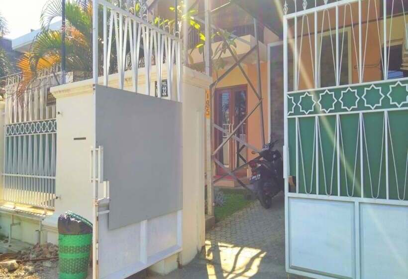 פנסיון Comfy Tower House