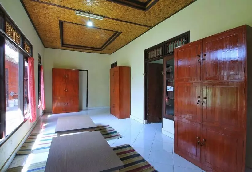 Retkeilymaja Pondok Teges