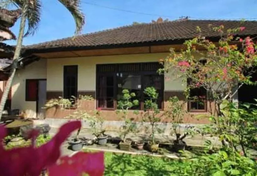 Retkeilymaja Pondok Teges