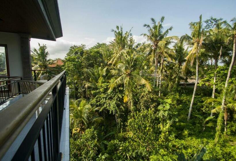 Bed and Breakfast Akusara House