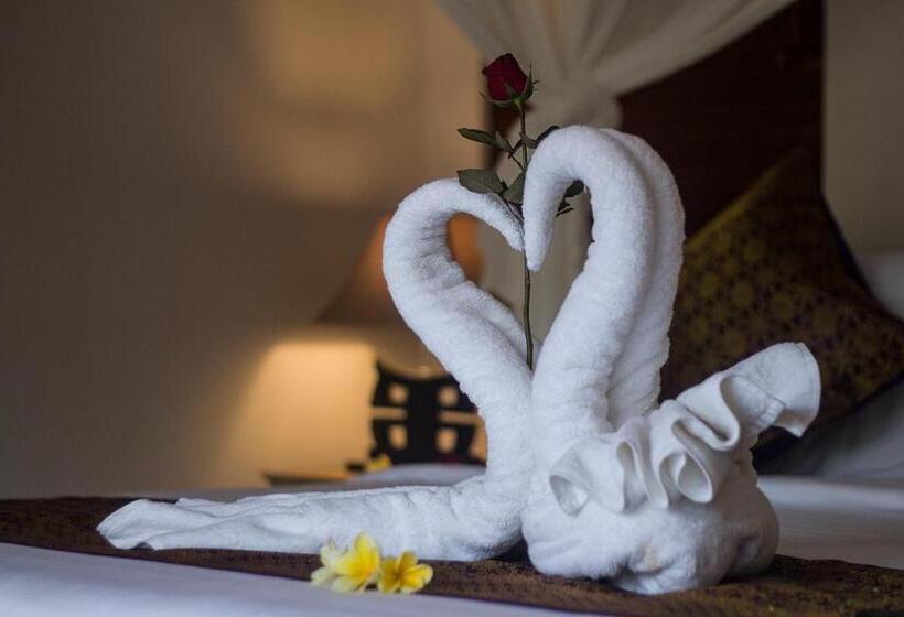 Bed and Breakfast Akusara House