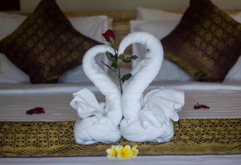 Bed and Breakfast Akusara House