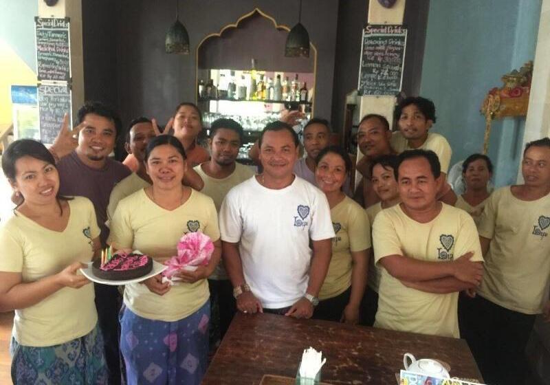 ベッドアンドブレックファースト Life In Amed Boutique