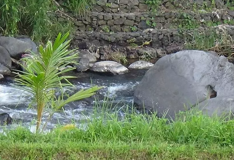 Aamiaismajoitus (B&B) Lotus Guesthouse Sudaji