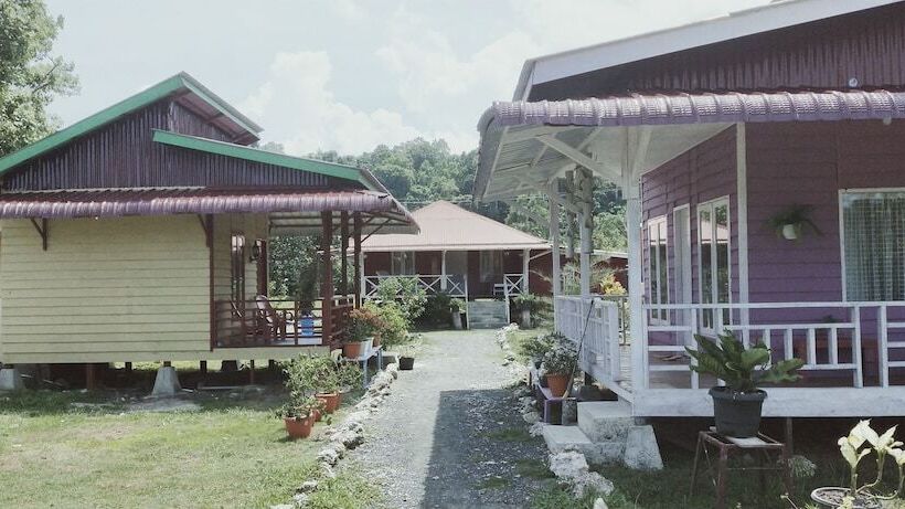 צימר Pondok Oma Surf Simeulue