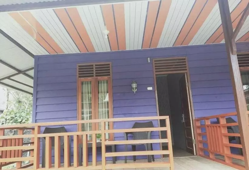 Aamiaismajoitus (B&B) Pondok Oma Surf Simeulue