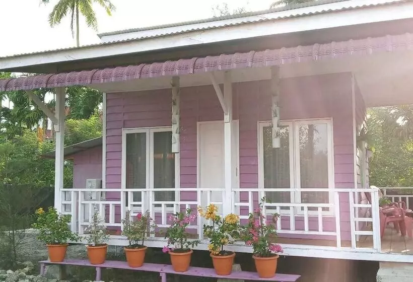 Aamiaismajoitus (B&B) Pondok Oma Surf Simeulue