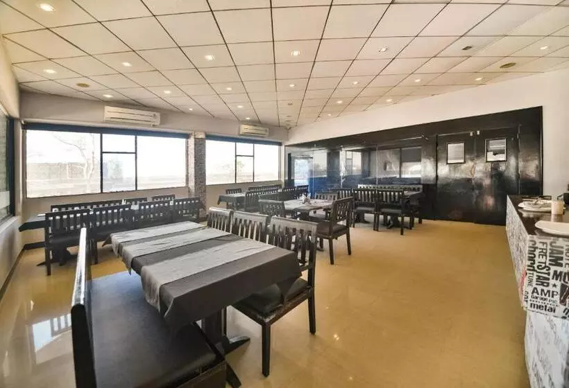 ホテル Super Capital O Amit Palace