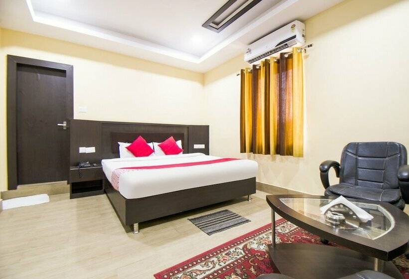 ホテル Holiday International By Oyo Rooms