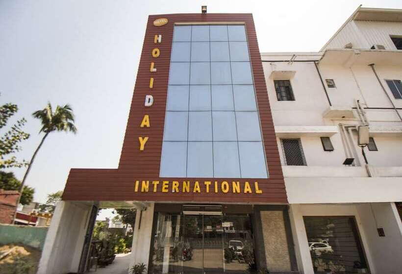 ホテル Holiday International By Oyo Rooms