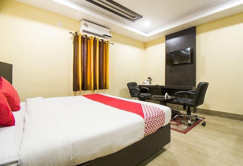 ホテル Holiday International By Oyo Rooms