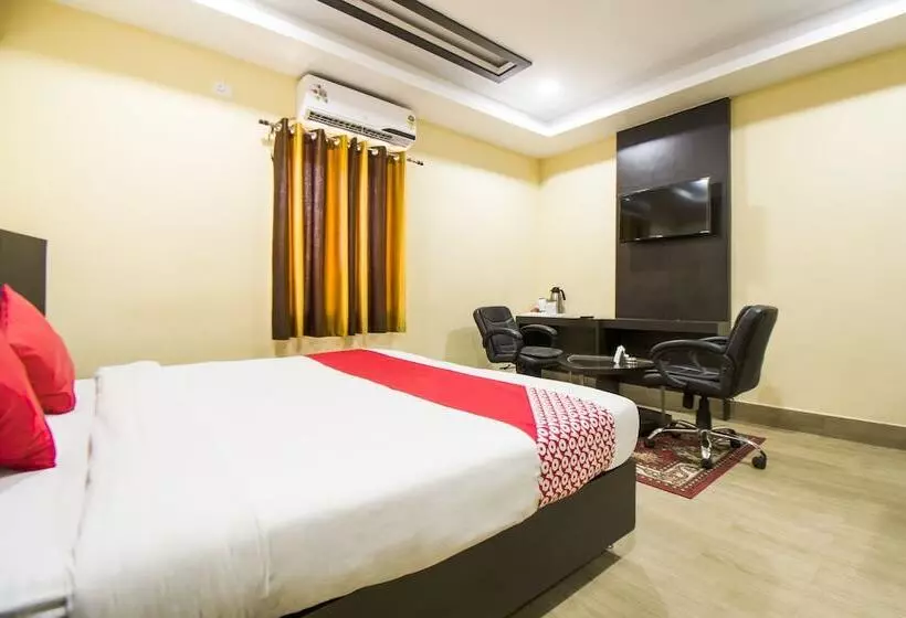 ホテル Holiday International By Oyo Rooms