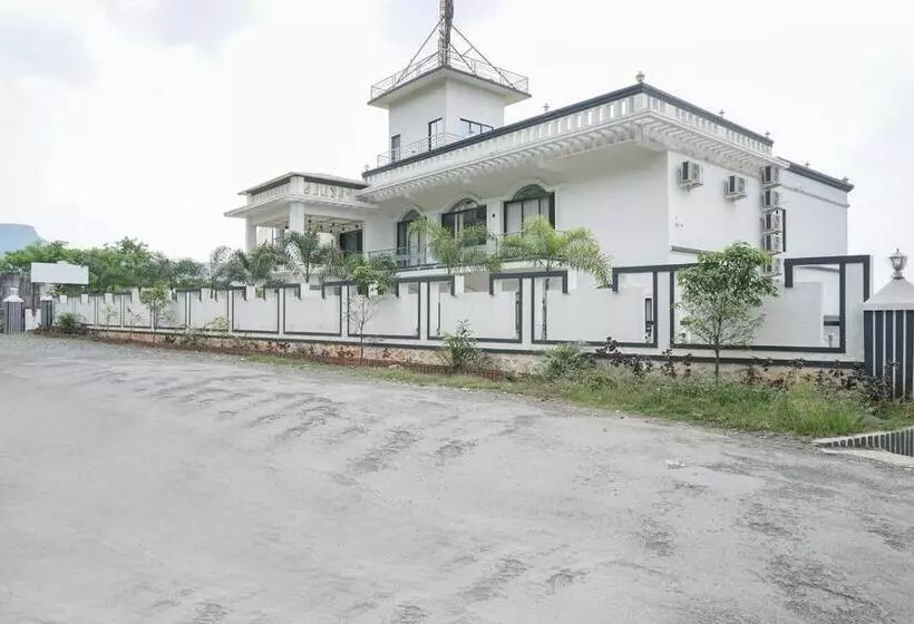 ホテル Nature Shield Lonavala