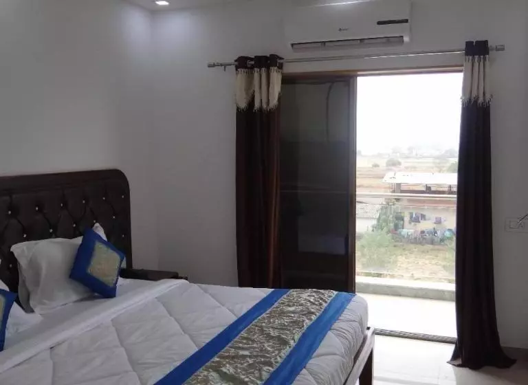 ホテル Nature Shield Lonavala