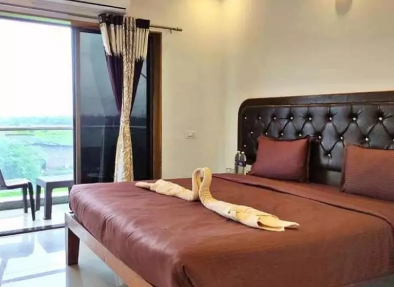 ホテル Nature Shield Lonavala