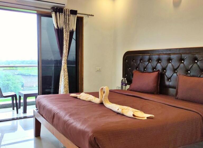 Hotel Nature Shield Lonavala