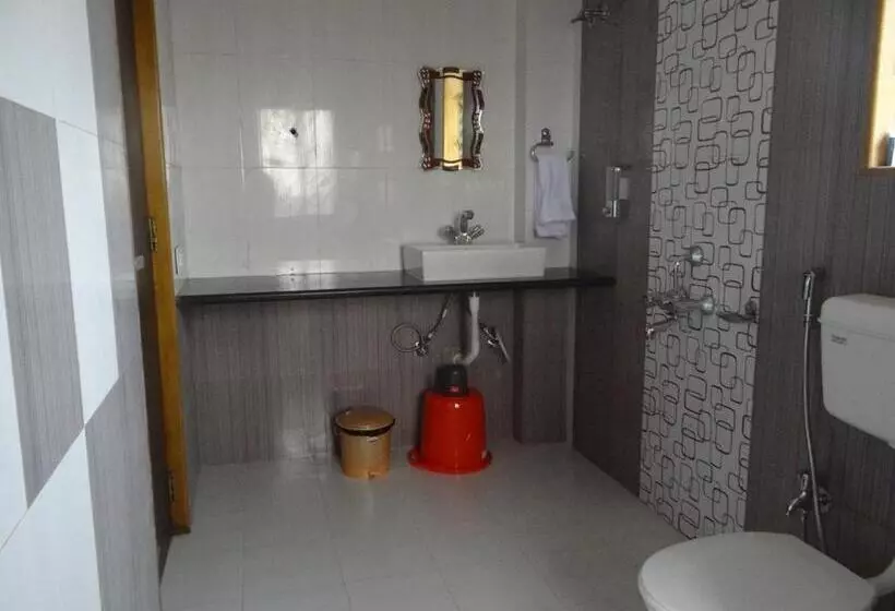 ホテル Nature Shield Lonavala