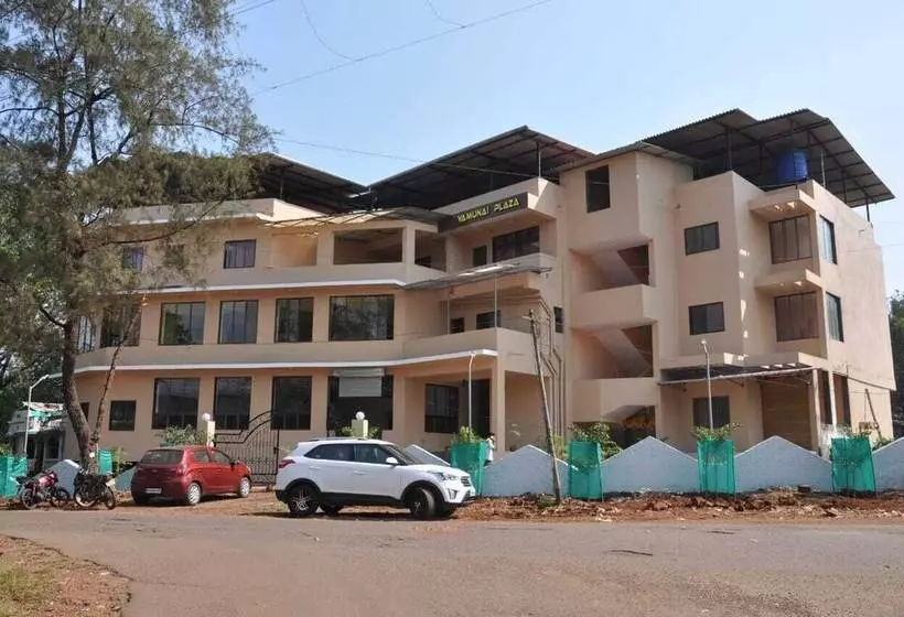 Hotel Pride Residency