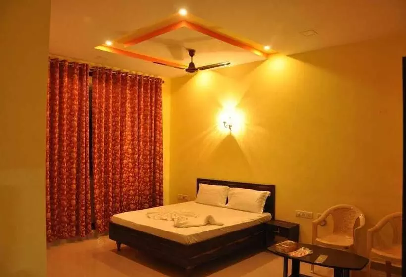 Hotel Pride Residency