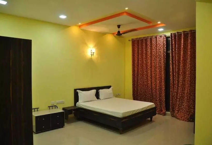 Hotel Pride Residency