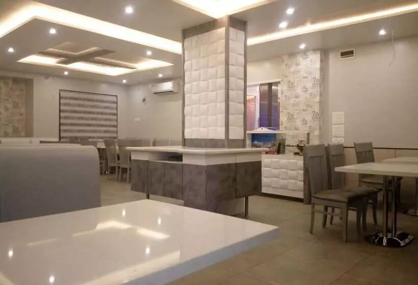 Hotelli Pushpak Park