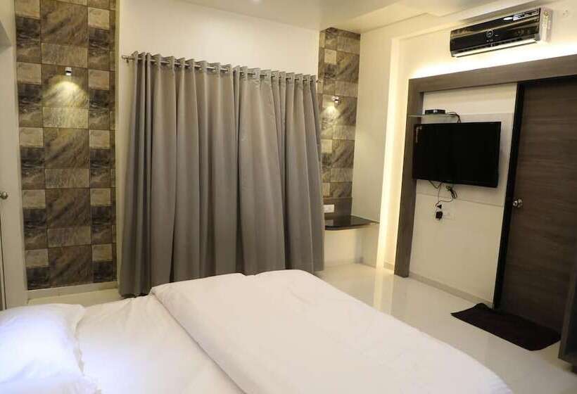 בית מלון כפרי Pushpak Park