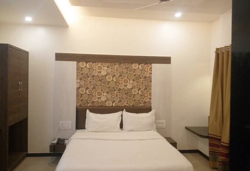 בית מלון כפרי Pushpak Park