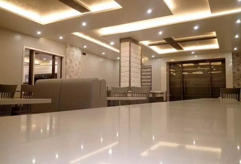 Hotelli Pushpak Park