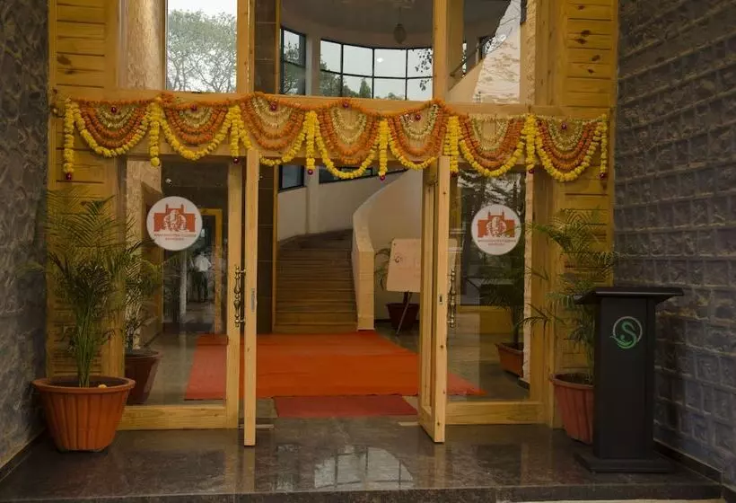 Hotelli Sai River Resort