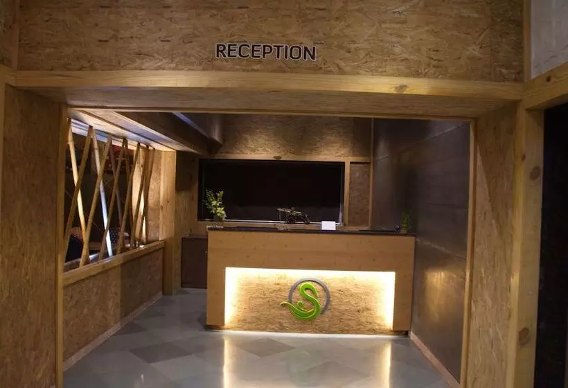 Hotelli Sai River Resort