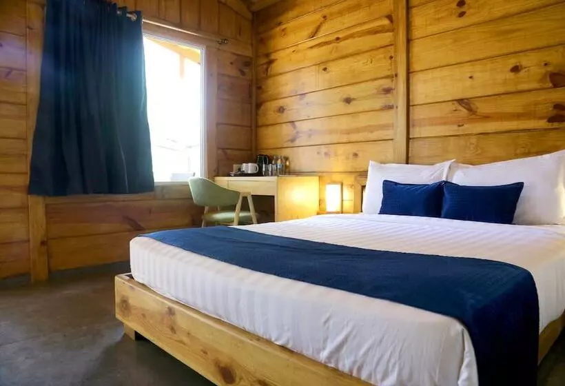 Hotelli Sai River Resort