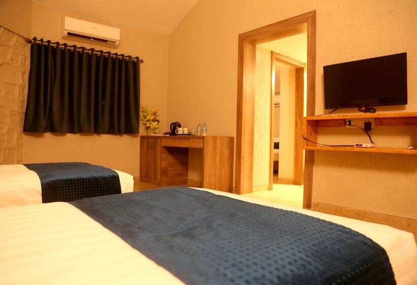 Hotel Sai River Resort