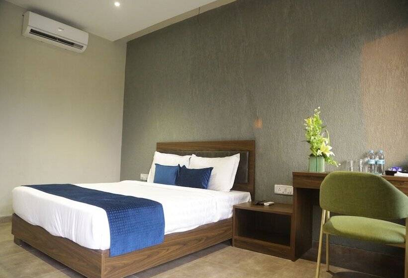 Hotel Sai River Resort